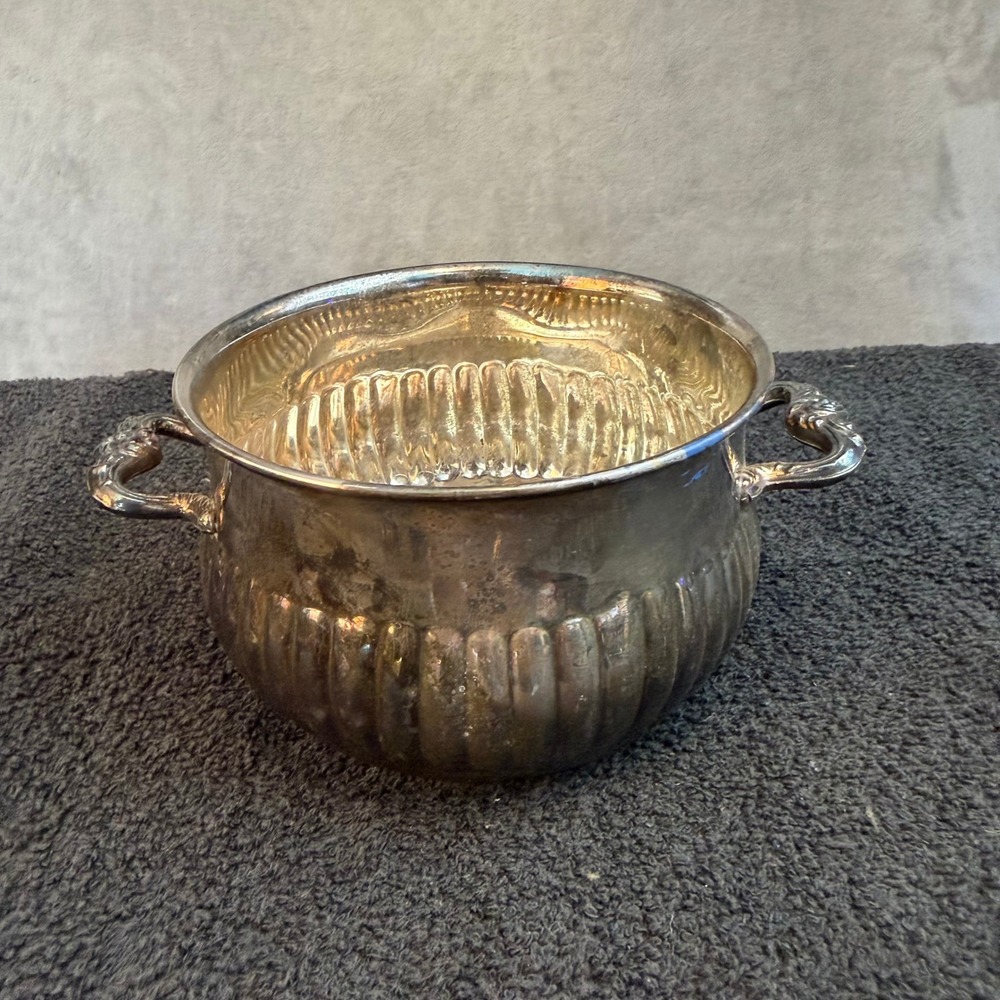 Vintage Silver Plate Footed Bowl Scrolled Handles Ribbed Gadroon READ